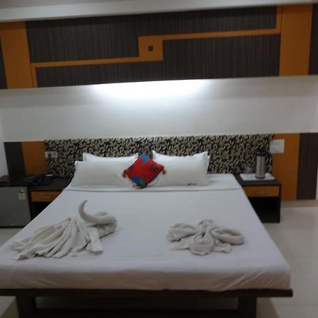 Hotel Grand Suites Indaur Kültér fotó
