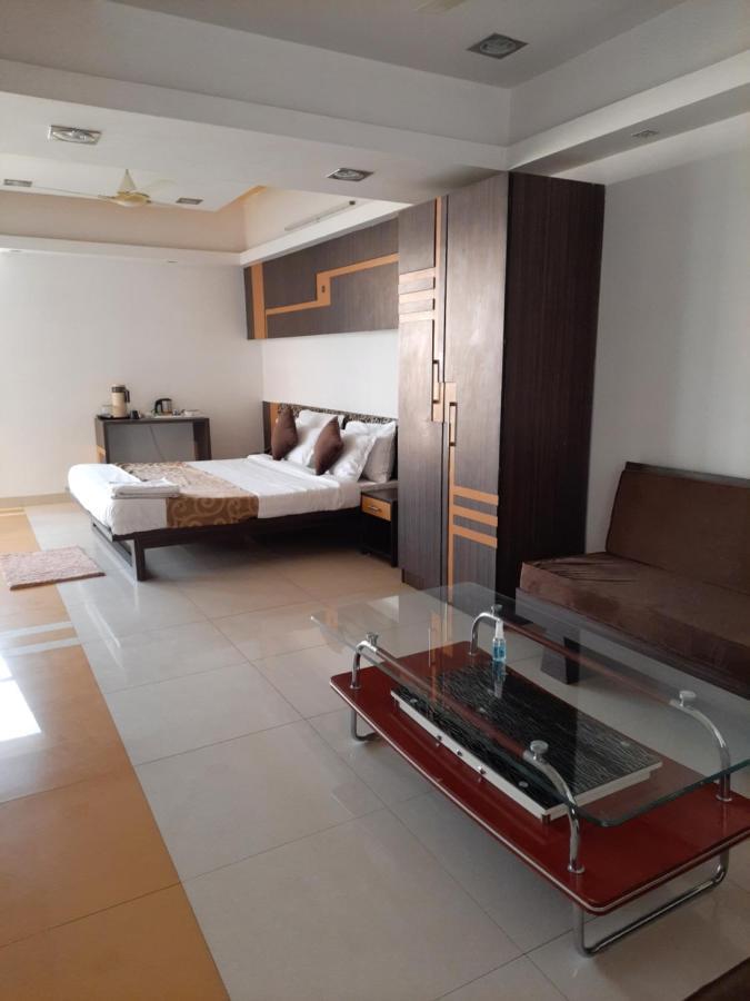 Hotel Grand Suites Indaur Kültér fotó