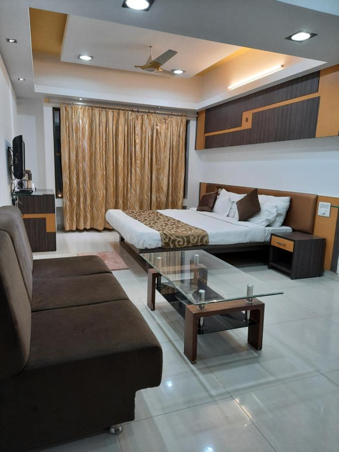 Hotel Grand Suites Indaur Kültér fotó