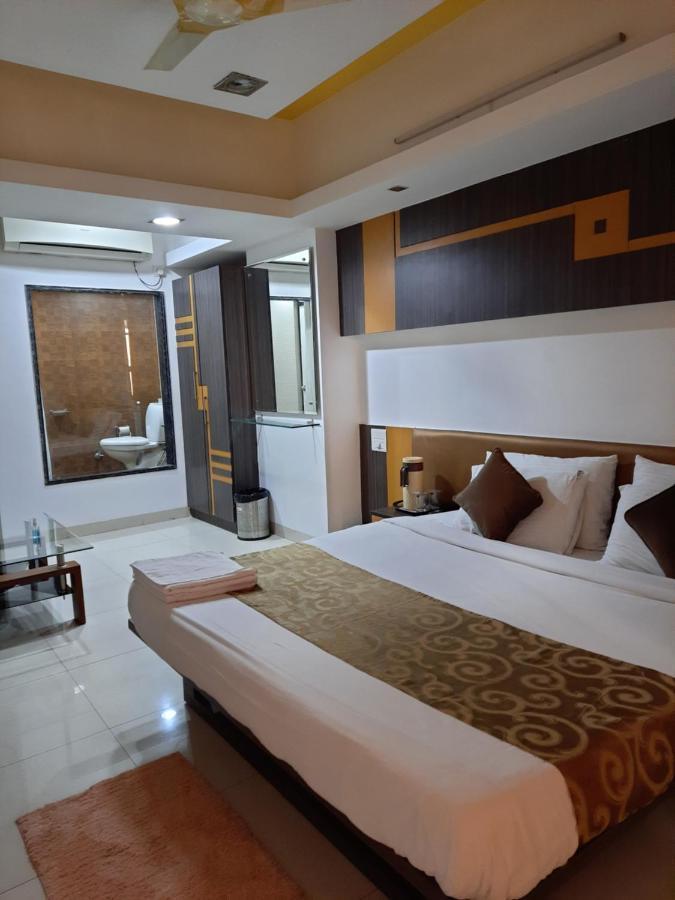 Hotel Grand Suites Indaur Kültér fotó