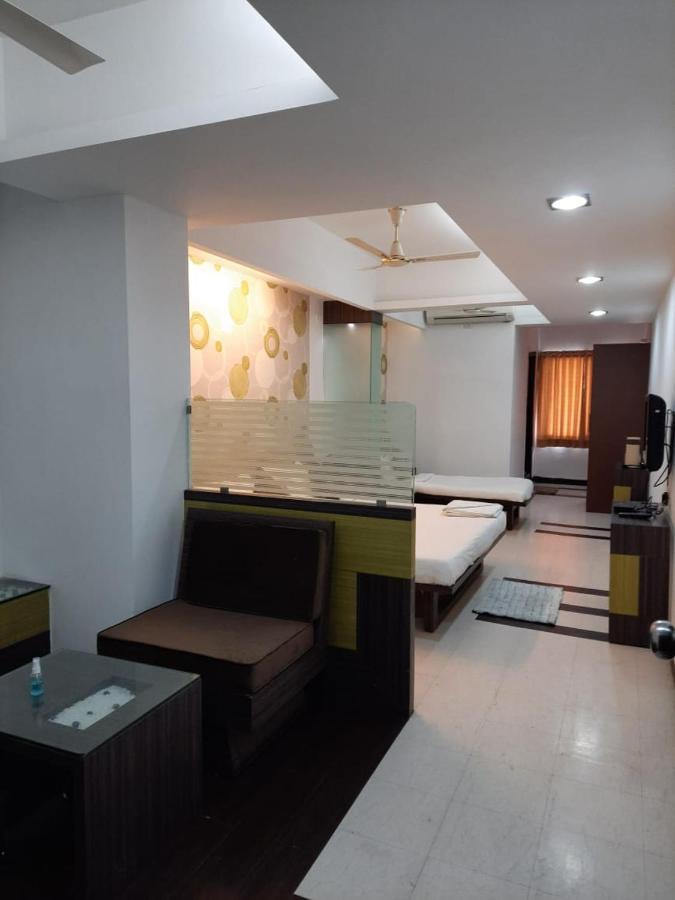 Hotel Grand Suites Indaur Kültér fotó