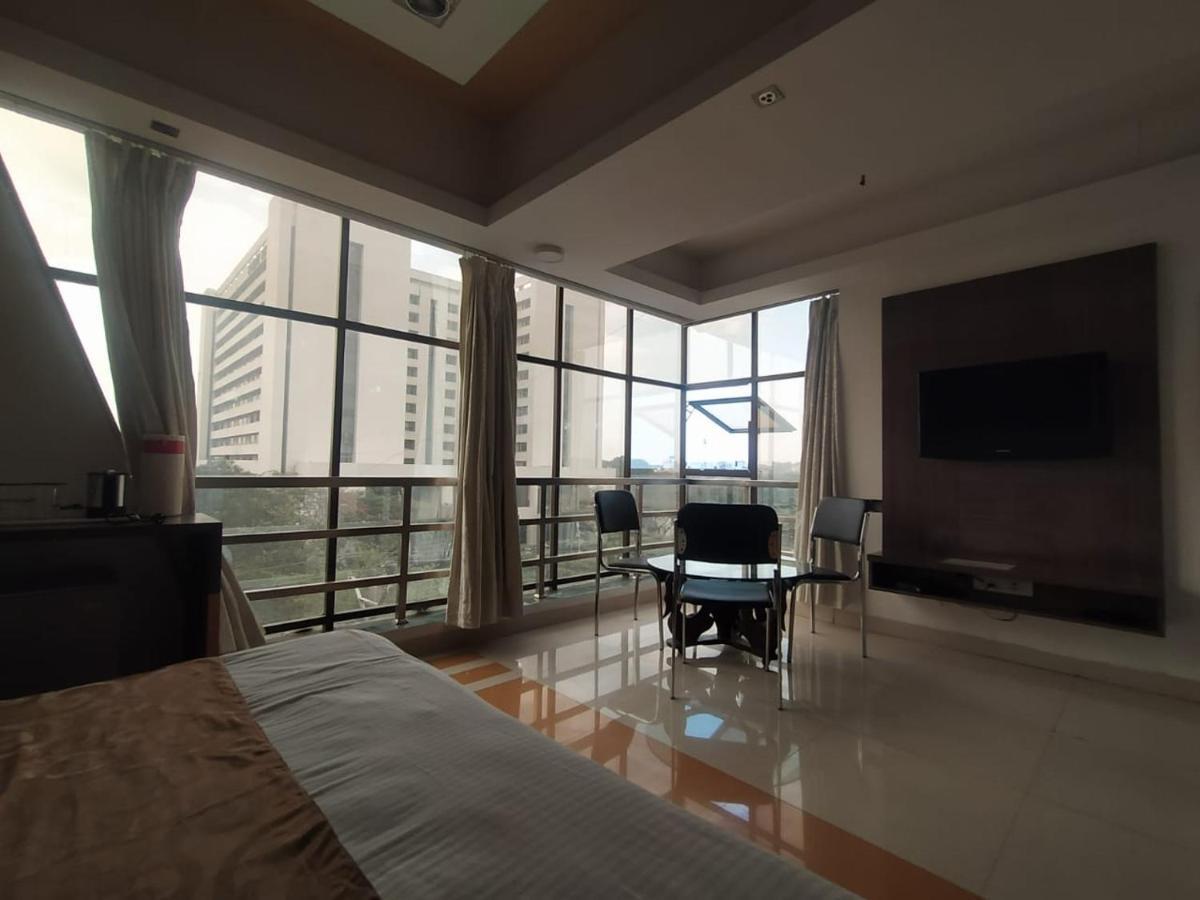 Hotel Grand Suites Indaur Kültér fotó