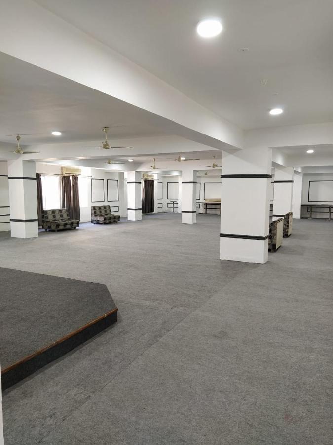 Hotel Grand Suites Indaur Kültér fotó