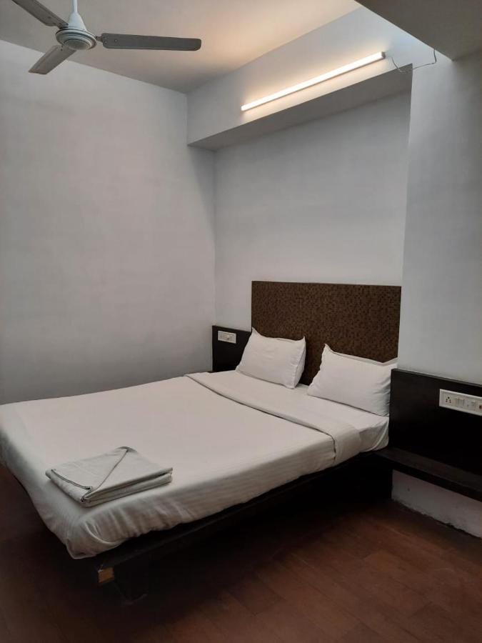 Hotel Grand Suites Indaur Kültér fotó